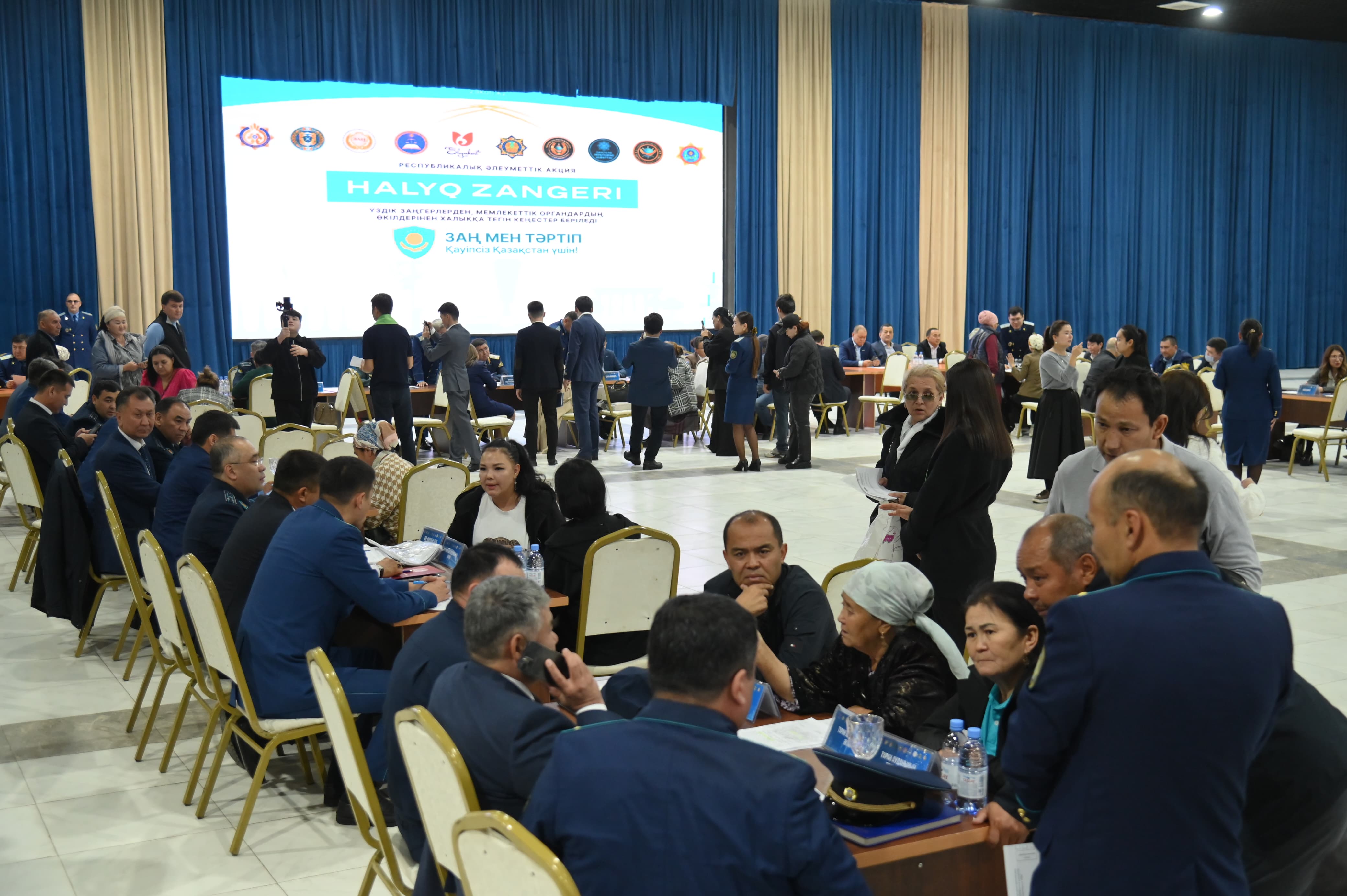 1761943479168255.jpg 1000498159.jpg