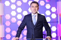 Есен Елеукен: Анаңның жанында тура бір балалық шағыңа оралғандай күй кешесің