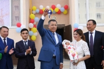 Қала мәртебесін асқақтатқан Айсұлуға пәтер кілті табысталды