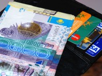 60 мыңнан аз жалақы алатын қазақстандықтарға салық азайтылады