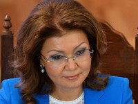 Дариға Назарбаева мектептер асханасы мен спорт залын жалға беріп, ақша табу керектігін айтты