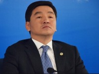 «Алпамыс батыр» жырын жатқа оқыған Бауыржан Байбек елді сүйсінтті (видео)