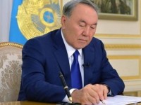 Назарбаев бес бірдей баласынан айырылған отбасыға көңіл айтты