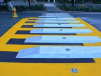 Қалада 3D форматта жолақ салынды