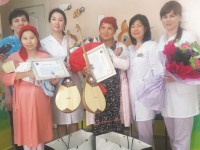 Аналарға домбыра сыйлады