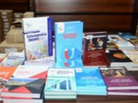 Шымкенттік жастарға жаңа оқулықтар жеткізілді