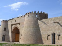 Цитадель қақпасын көру үшін келетін туристер саны көп