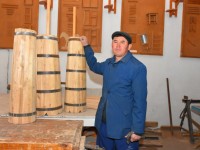 Ата кәсіпті дәріптейтін ағаш ұстасы