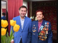 Ардагерді құттықтады