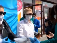 В Шымкенте бесплатно раздали 20 тысяч медицинских масок и аскорбинки