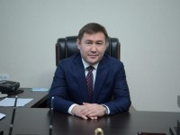 Мурат Айтенов поздравил горожан с Днем государственных символов