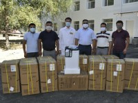 21 жыл бұрынғы түлектер ауруханаға медициналық аппараттар тарту етті