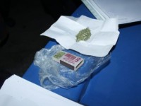 Полицейлер марихуана сақтаған күдіктілерді ұстады