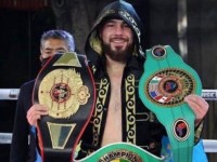 Қазақстандық нокаутшы үш титул үшін жекпе-жекте жеңіске жетті