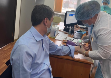 Сабитов пен Пашимов вакцина салдырды