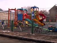 Аулалар абаттанып, алаңшалар жаңаруда