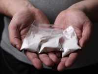 Көлік жүргізушісінен есірткі табылды