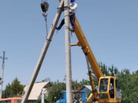 Түлкібас ауданында ескірген электр бағаналары мен