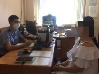 Түркістан облысының полицейлері ер адамды бопсалаған әйелді ұстады