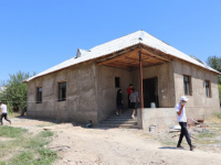 Ауыл тұрғындары мұқтаж жандарға асарлатып үй салуда