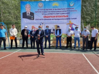 Жетісайлық депутат спорт алаңшасын салып берді