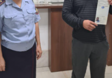 Түркістандық полицейлер шетел азаматының құжатын рәсімдеп, еліне қайтуына көмектесті