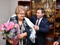 Мурат Айтенов поздравил ветеранов с днем пожилых людей