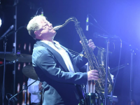 Түркістан төрінде Игор Бутман өнер көрсетті