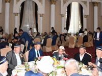 Қарты бар елдің қазынасы бар