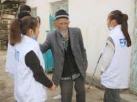 Еріктілер қарияданың ақ батасын алды