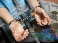 Алаяқ «ҰҚК қызметкерімен» деп таныстырған