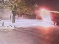 Шөп артқан жүк көлікті өртеп қамалды