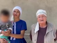 Полицейлер жоғалған 3 жасар қызды әжесіне тапсырды