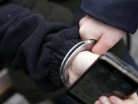 Үйден ұялы телефон ұрлаған жігіттер ұсталды
