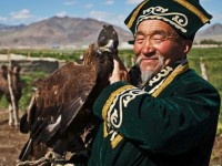 Қарты бар елдің қазынасы бар