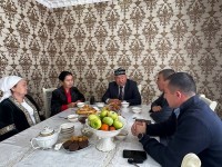 Белсенділер еңбек ардагерін құттықтады