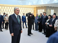 Президент «Достық үйінде» болды
