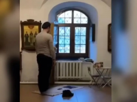 Шіркеуде намаз оқыған мұсылман желіні шулатты