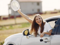 Елімізде енді  көлік терезесінен басын шығарғандар айыппұл арқалайды