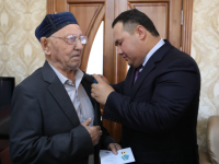 Қала әкімі тыл ардагерлерін Ұлы Жеңіс күнімен құттықтады
